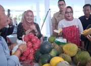 Wamenkop Dorong Gerakan “Satu Pekarangan Satu Pohon Durian”