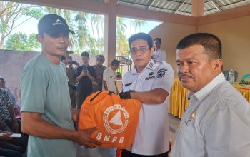 Bupati-Wabup Turun Langsung Salurkan Bantuan