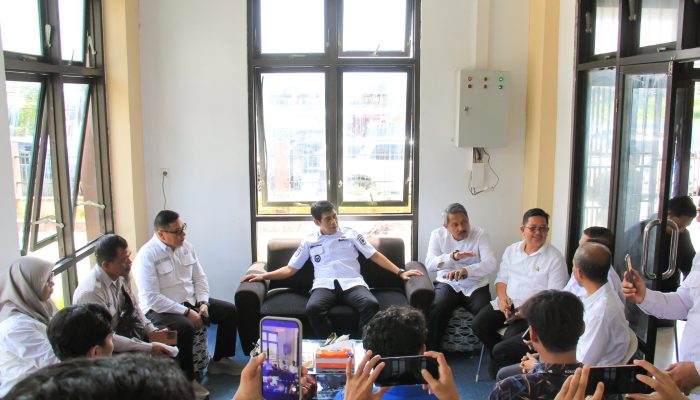 Bupati Parimo Tinjau Kondisi Asrama Mahasiswa, WiFi dan CCTV Jadi Perhatian
