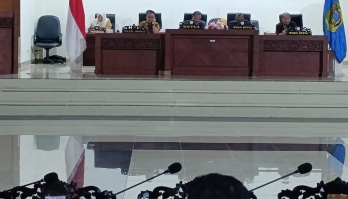 Fraksi Golkar: Jangan Sampai Nomor Rekening Berubah, tapi Jalan Desa Tetap Berlubang